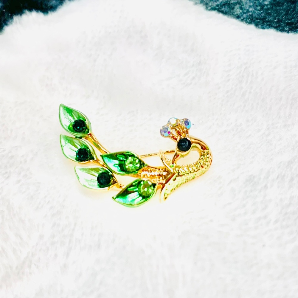 🦚 Emerald Green & Gold Peacock Plumage Earrings